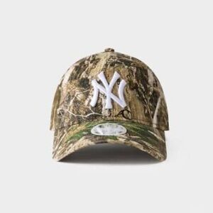 Aritzia Camouflage Cap with White Logo 9TWENTY